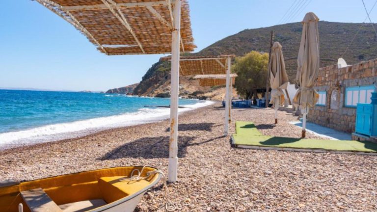Smeštaj Lampis Dolphin uz plažu u Kambosu na Patmosu