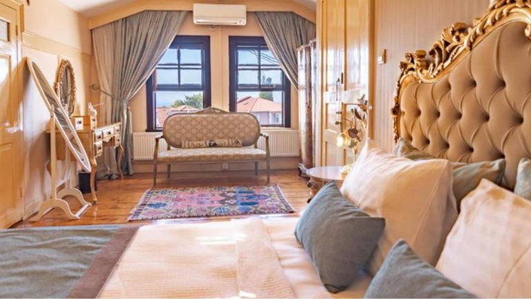 Büyükada Anastasia Meziki History Mansion