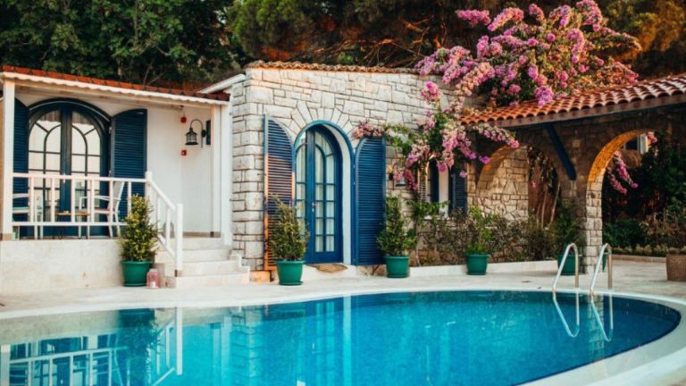 Hotel Loc’ada na obali Bujukade