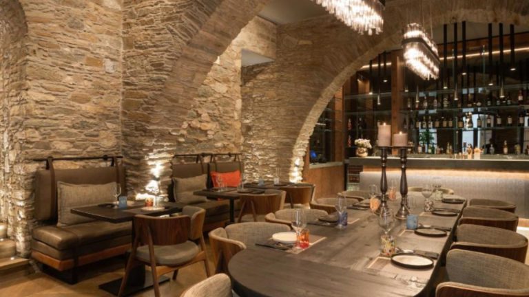 Castro Hotel u starom delu Ermupolisa na Sirosu