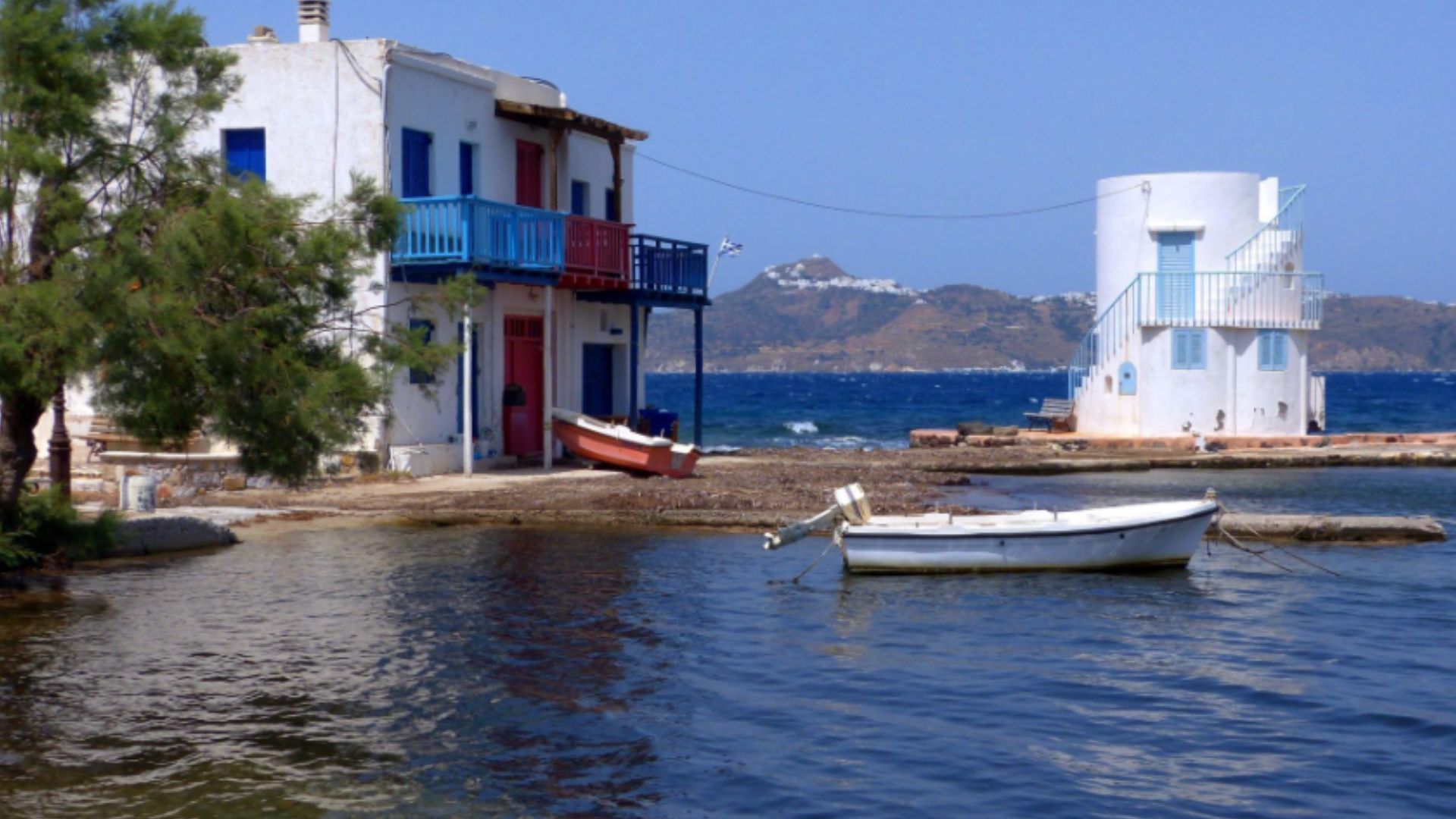 Тренутно гледате Emporios na Milosu – porodična taverna, sirmata i mala plaža
