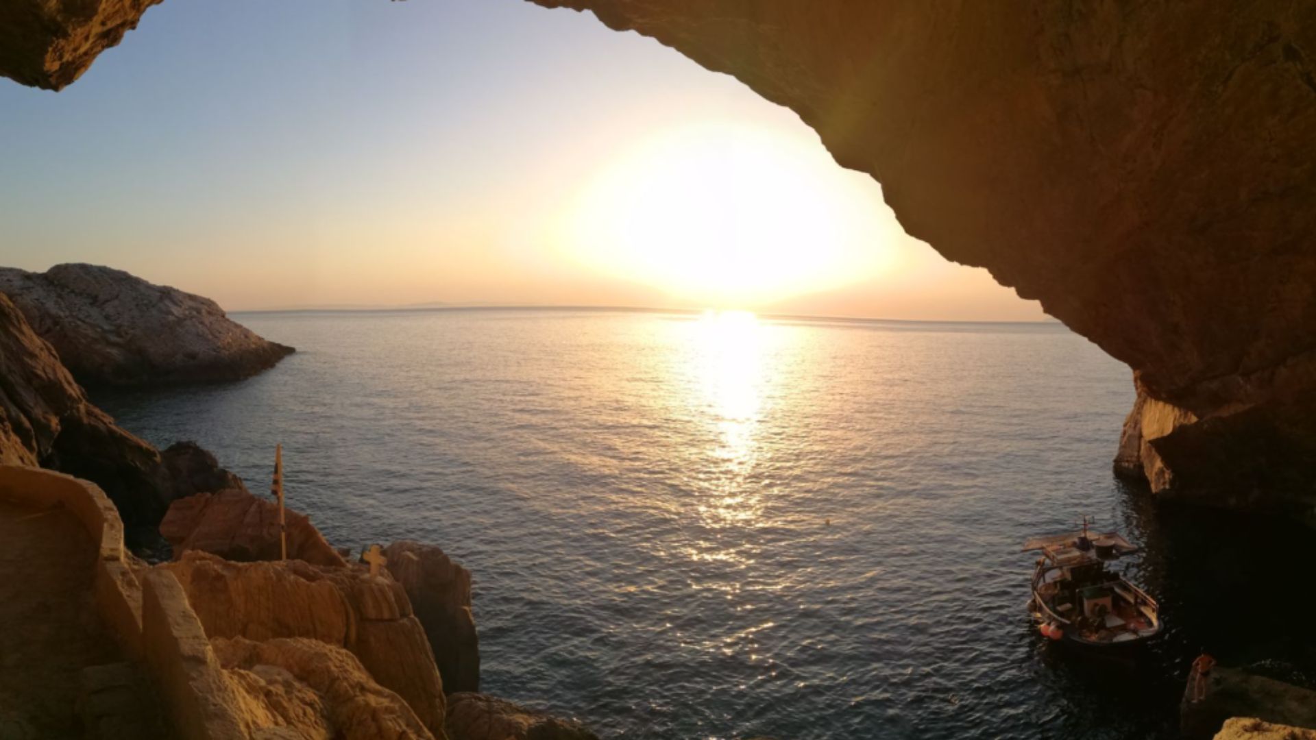 Тренутно гледате Finikas na Sirosu – mirno priobalno naselje, plaža Finikas i smeštaj