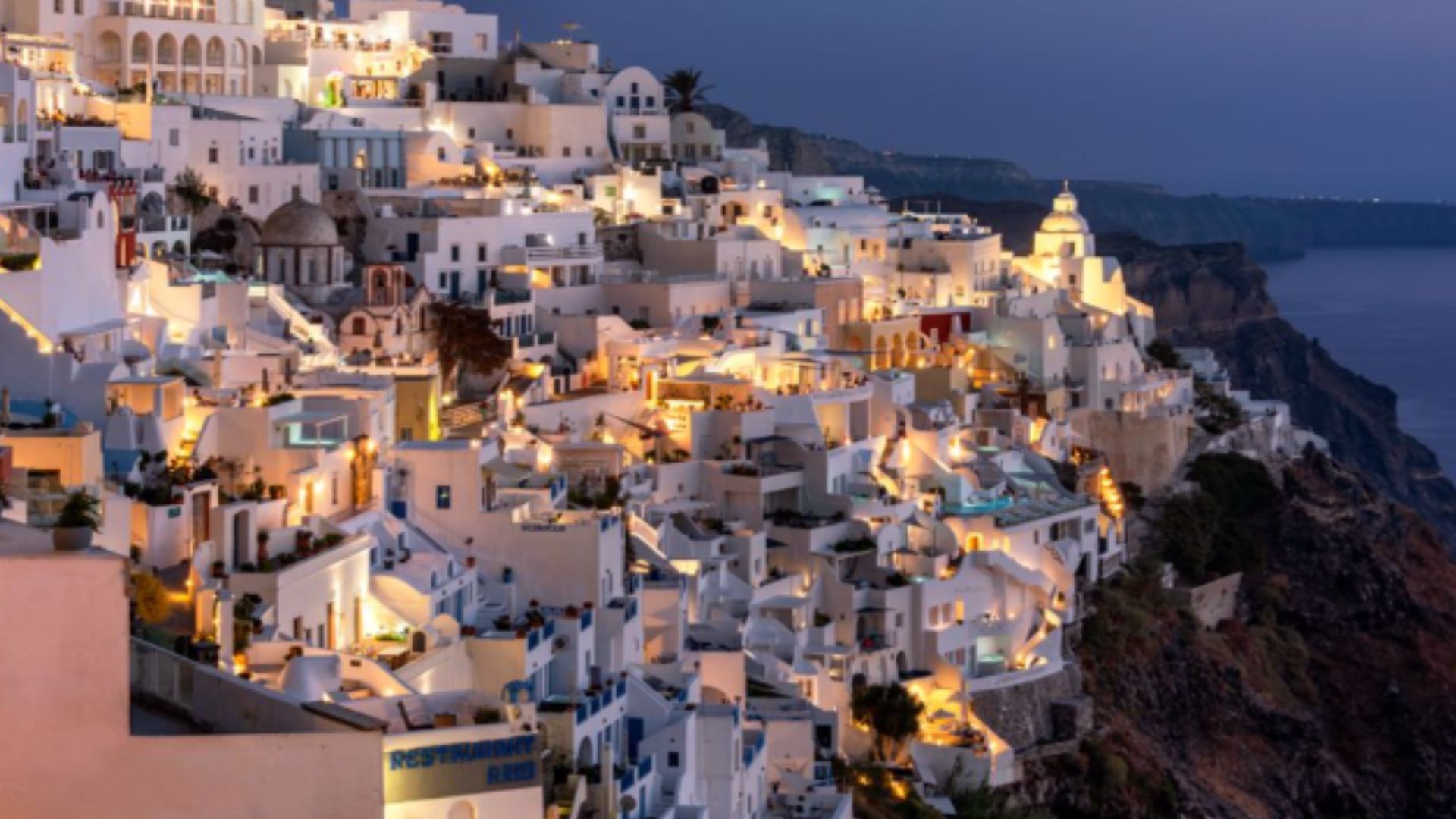 Тренутно гледате Fira na Santoriniju – glavni grad, muzeji, katedrale