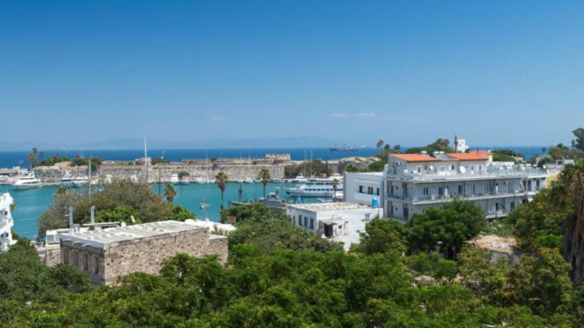 Тренутно гледате Grad Kos – zamak Nerancija, Hipokratov platan, Agora i Odeon