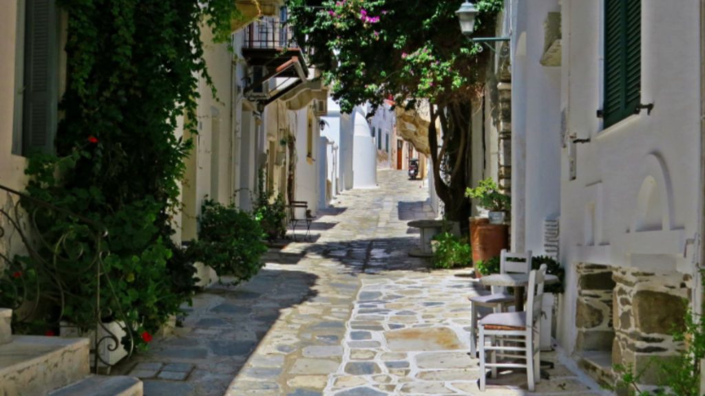 Grad Tinos – crkva Evangelistrija, Arheološki muzej i plaža Agali