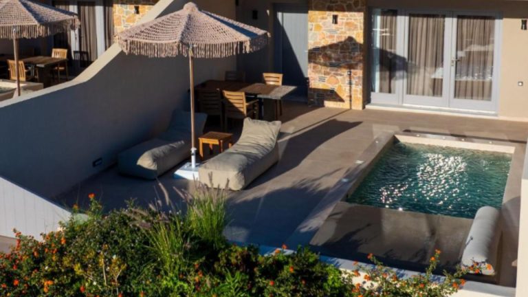 Illusion Suites u mirnom delu Fire na Santoriniju