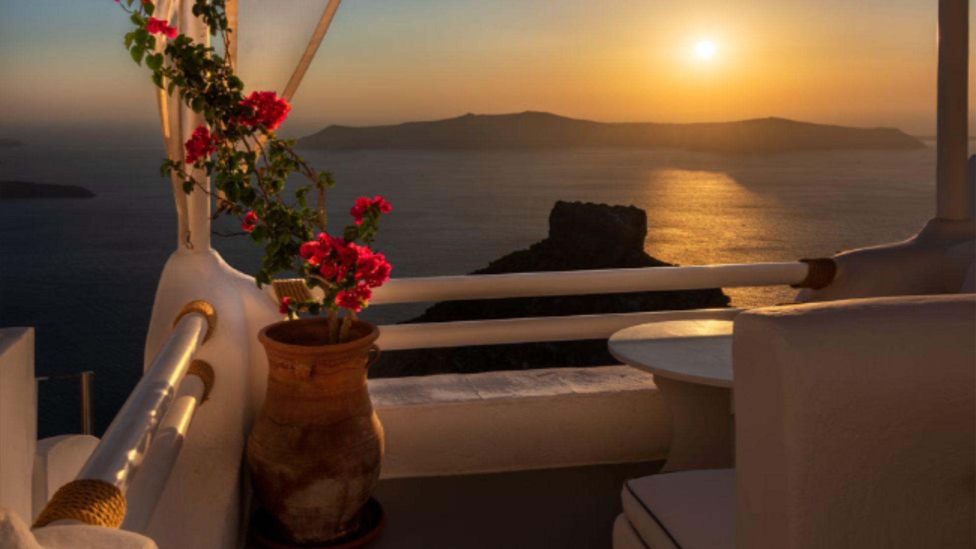 Тренутно гледате Imerovigli na Santoriniju – balkon Egeja, stena Skaros