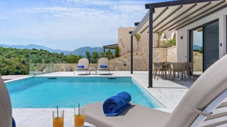 Meganisi Villas Royal sa bazenom i pogledom