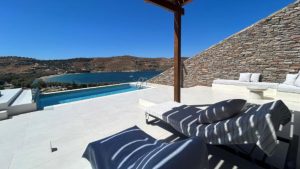 Прочитајте више о чланку Ocijas na Kei – porodična plaža, riblji restoran i smeštaj