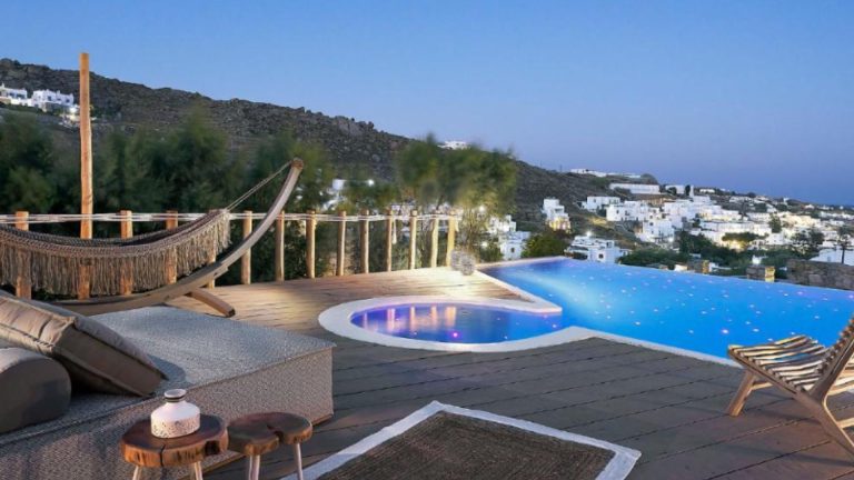 Palladium Hotel iznad plaže Platis Jalos na Mikonosu