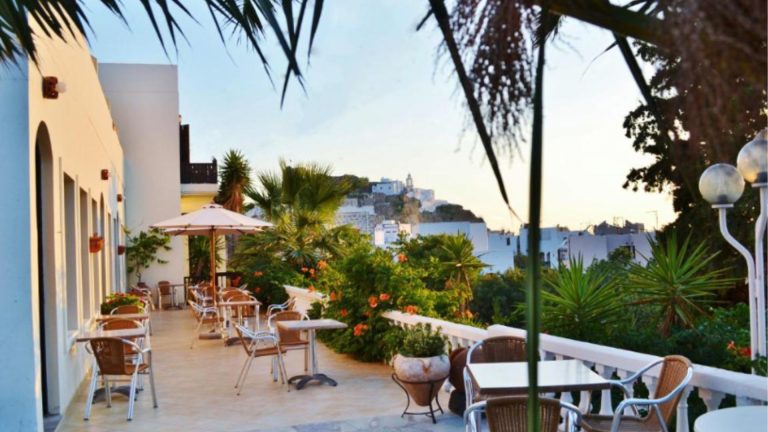 Hotel Porfyris sa bazenom u Mandrakiju na Nisirosu