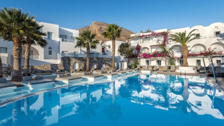 Santorini Kastelli Resort sa bazenom u Kamariju