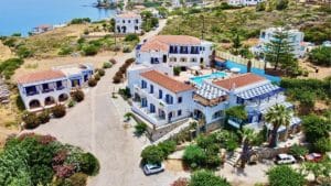 Прочитајте више о чланку Selo Agija Pelagija (Kitira) – plaža, taverne uz more