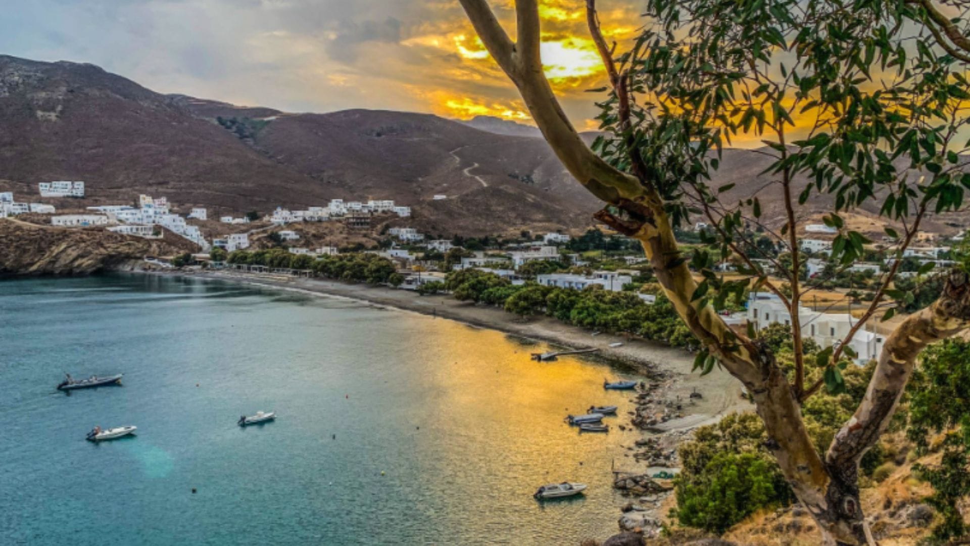 Тренутно гледате Selo Livadi (Astipaleja) – plaža, vetrenjače i „Trpeza bogova“