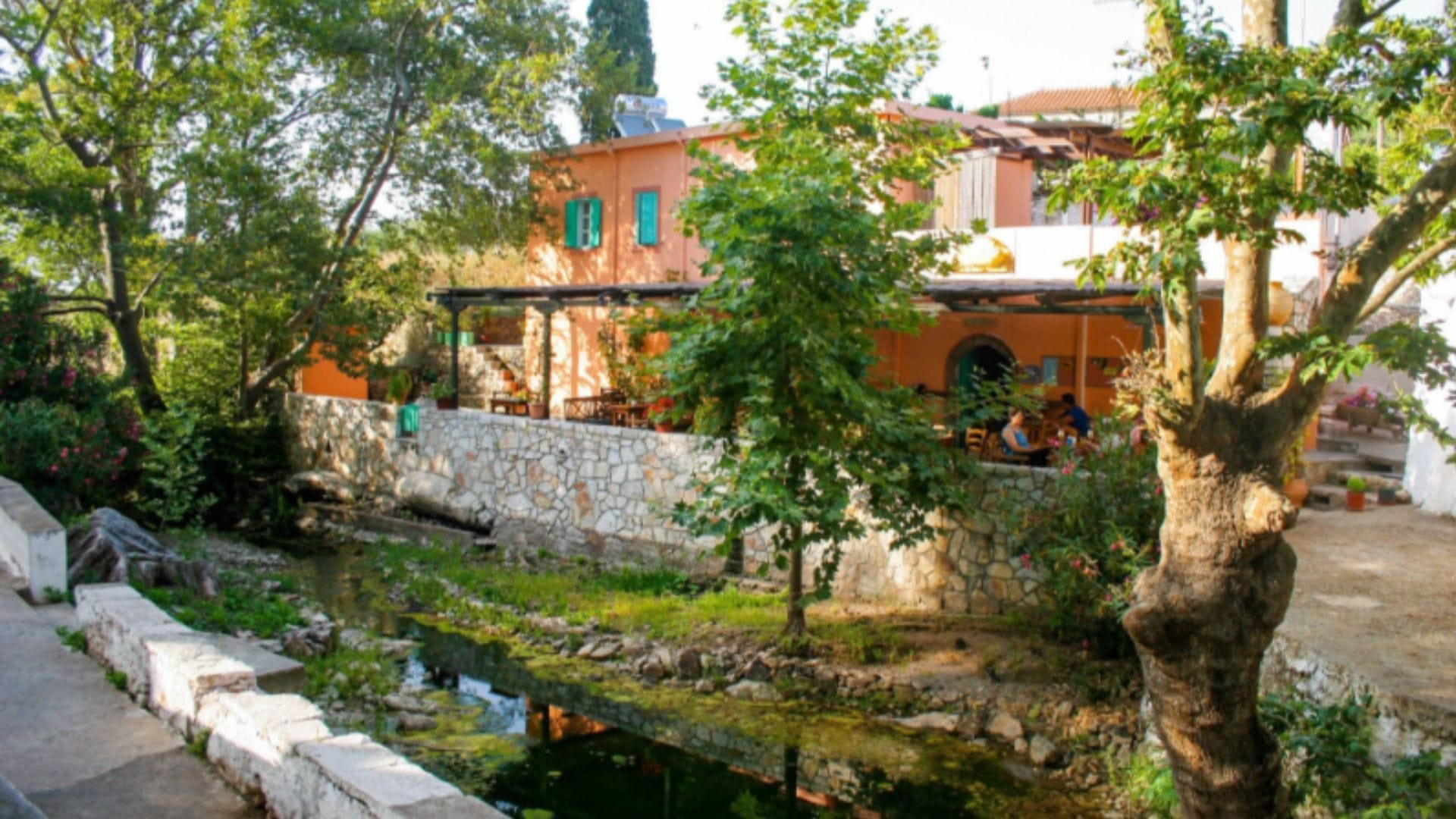 Тренутно гледате Selo Milopotamos (Kitira) – zamak Kato Hora, pećina Svete Sofije