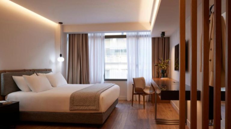 Teight Hotel blizu Bele kule