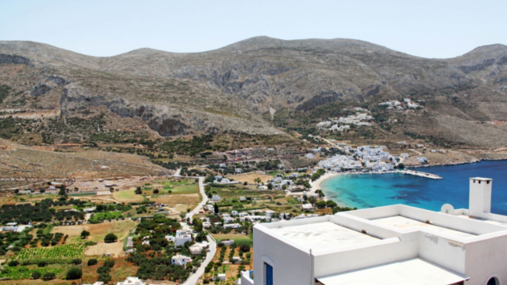 Тренутно гледате Tolarija (Amorgos) – Vigla, crkva Svetih Anargira i plaže Vlihada