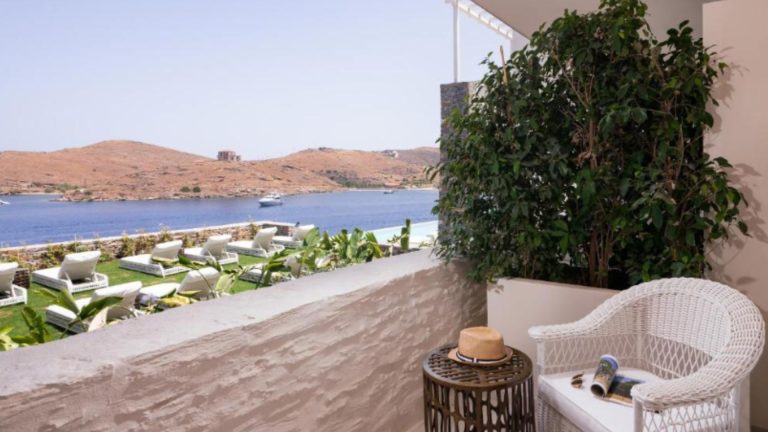 Ydor Hotel & Spa sa bazenom u Vurkariju na Kei