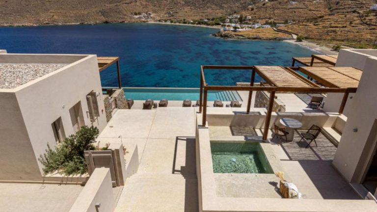 Hotel Yfes sa bazenom i privatnom plažom na Kitnosu