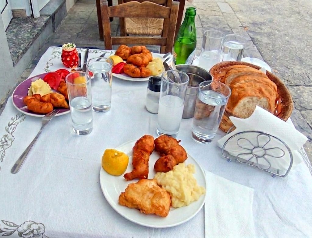 Cipuro i meze u grčkom cipuradiku