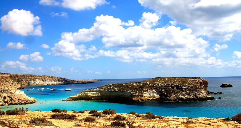 Plaža zečeva i ostrvce Isola dei Conigli na Lampedusi