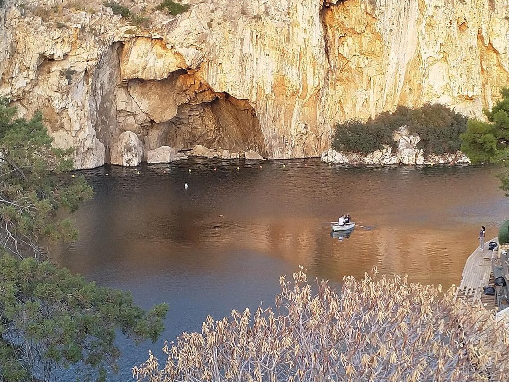 Jezero Vuljagmeni na Atinskoj rivijeri