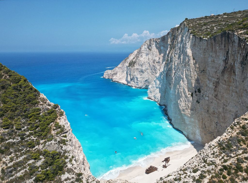 Plaža Navagio na Zakintosu sa vidikovca