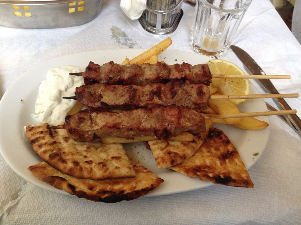 Suvlaki u piti u Atini